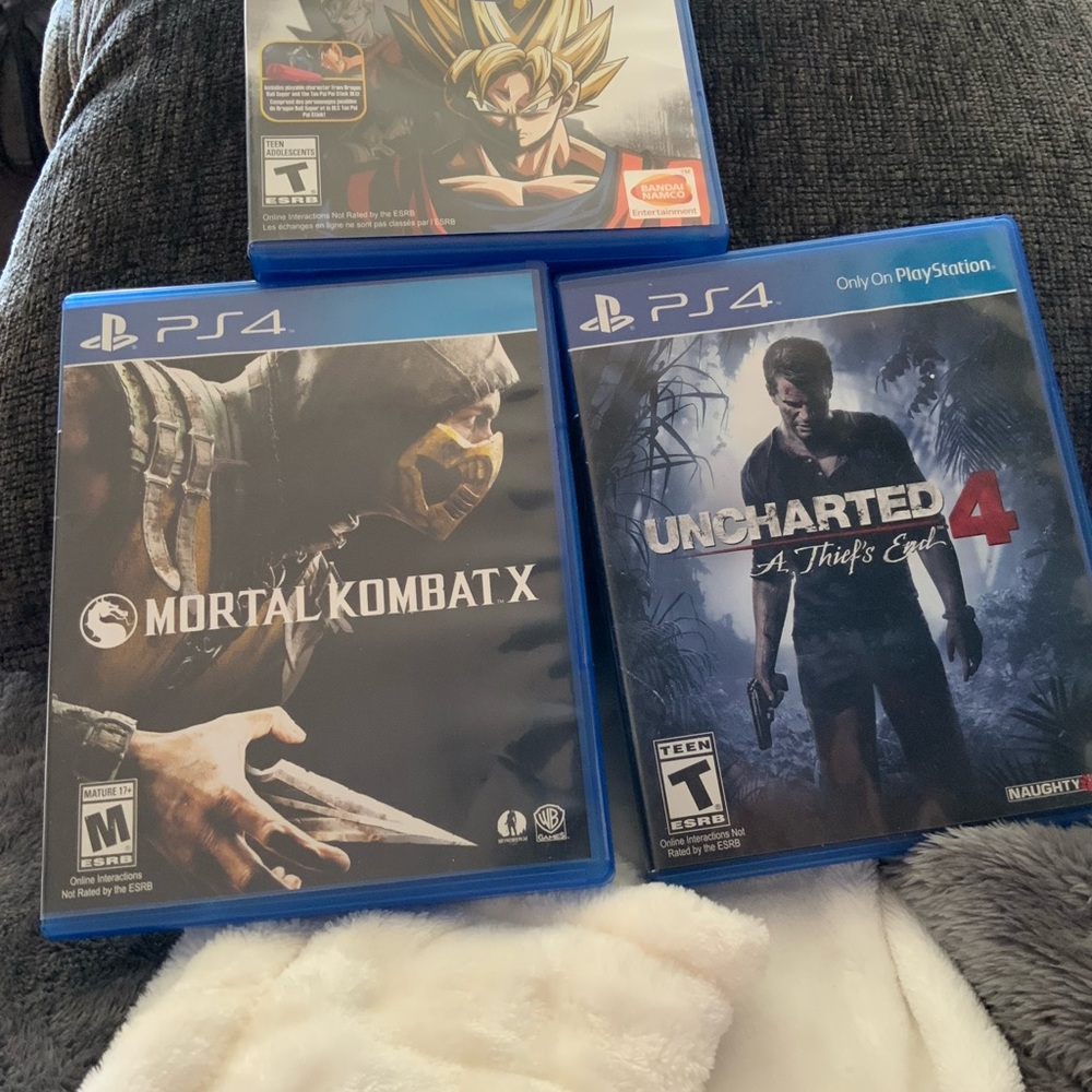 Sony PS4 Game Set - Mortal Kombat X & Uncharted 4 in Blue Cases